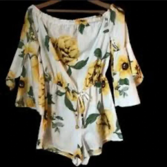 Hint of Blush Off Shoulder Romper 
Sunflower Ruff Bell Sleeve Size XL NWT Vaca - Picture 11 of 11